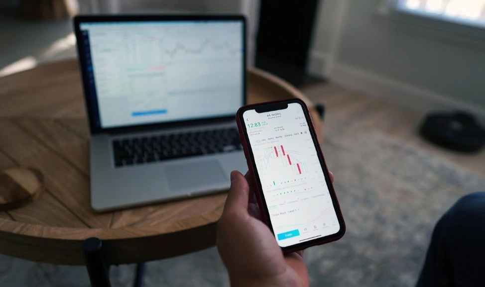 Spotting Hype Before You Invest: What Social Media Doesn’t Tell You