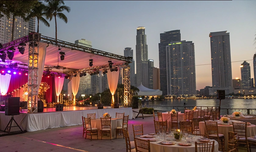 Find Your Perfect Stage: Staging Rental for Events in Miami Made Easy