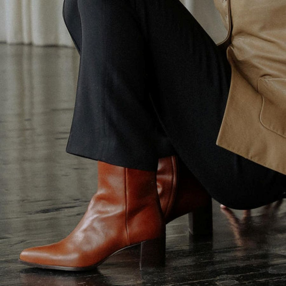 Share Sweet Scents of Sisterhood